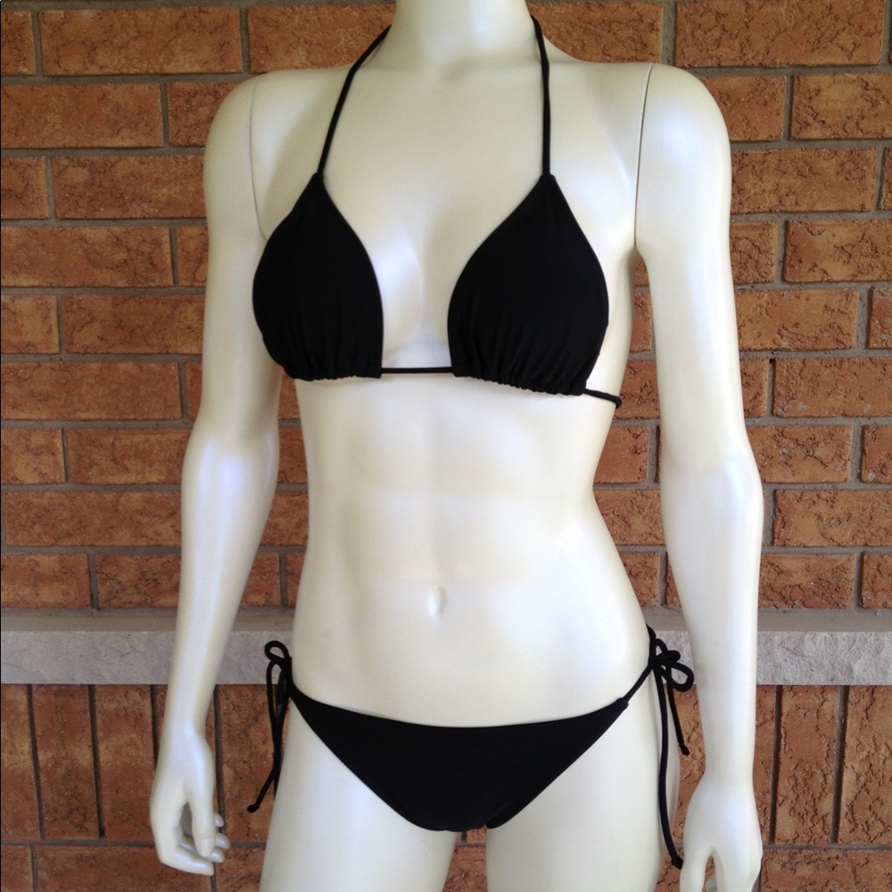 Black bikini